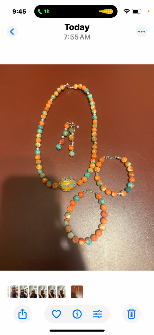 Necklace, bracelet and Earrings